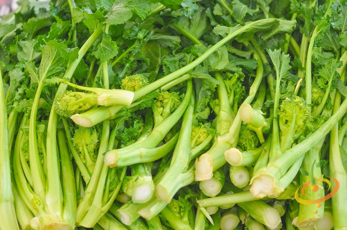 Broccoli and rapini (raab) seeds from SeedsNow, showing small seed packets with green broccoli and rapini seed illustrations.